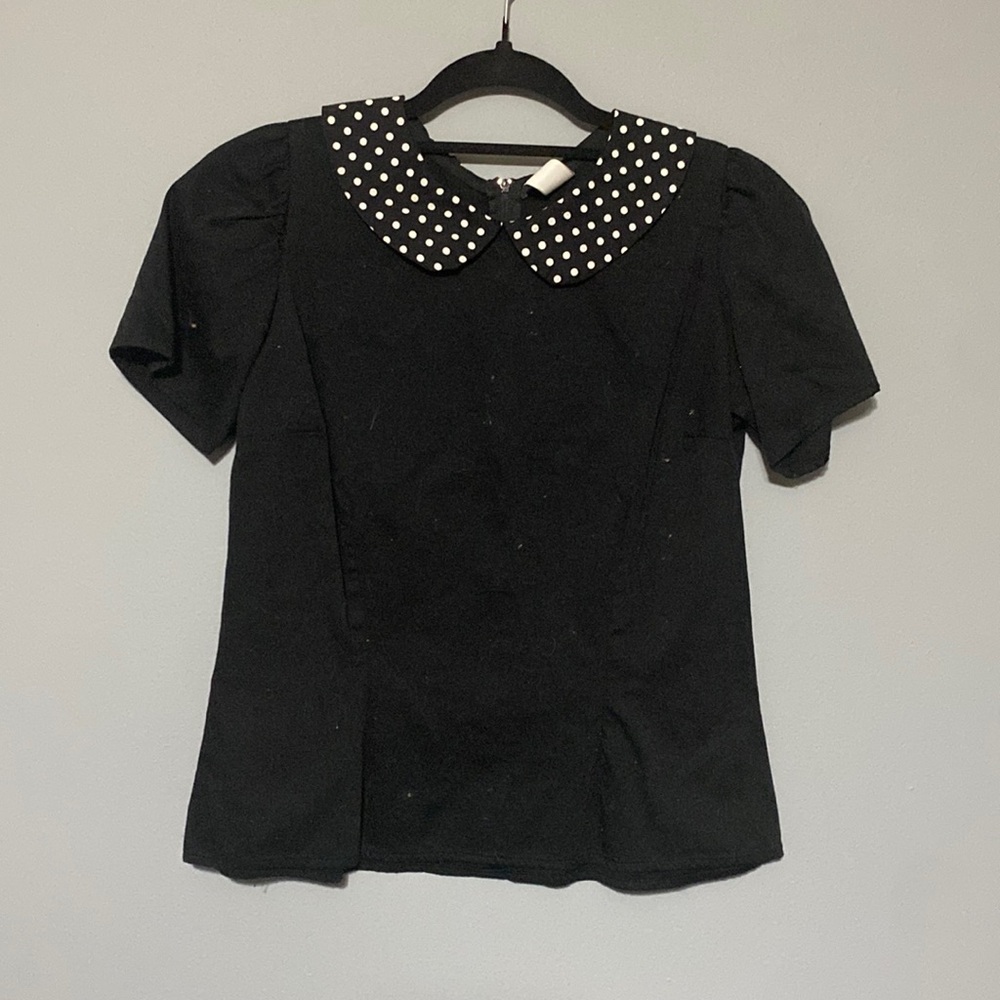 Hemet black with polka dot Peter Pan collar top